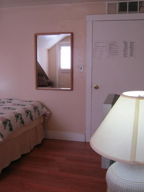 Kelowna Okanagan Lake Hostel Pokoj fotografie